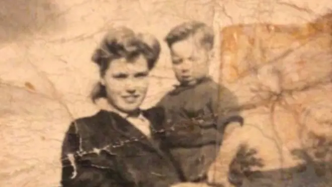 Albert Gilmour yakuze azi ko mushikiwe mukuru yari we nyina wiwe