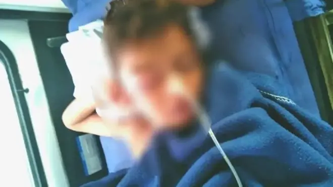 نوسالہ بچہ اندر