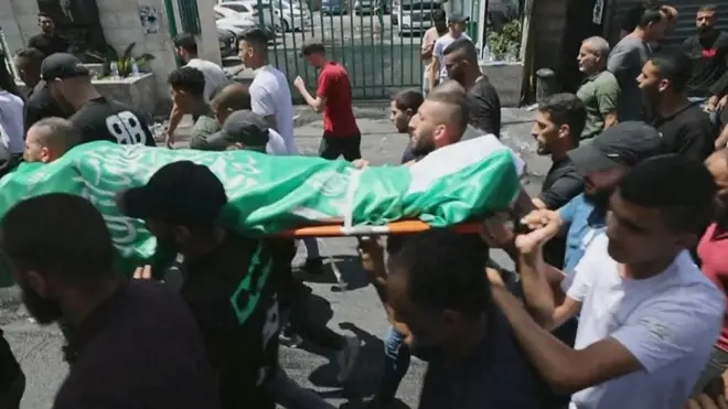 تشييع جثمان جنين