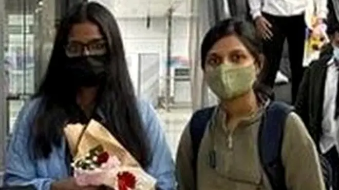 தமிழகம் வந்த மாணவர்கள்