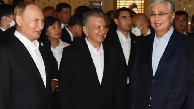 Украина уруши фонида Европанинг Россия газидан воз кечишга ўтиши эса, расмий Москвани ўз бозорларини турфалаштириш йўлида янада ижодкорроқ бўлишга ундаётган кўринади...