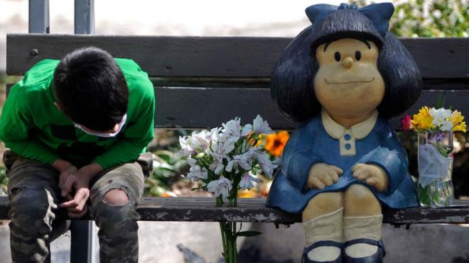 Estatua de Mafalda en Mendoza, Argentina.