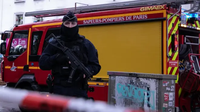 हमले वाली जगह पर बड़ी संख्या में पुलिसबल की तैनाती की गई है