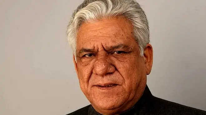 بیٹے کے تعلق سے او پوری کافی فکر مند سے تھے۔ کہہ رہے تھے ۔۔۔۔۔۔ سب کچھ میں دیتا ہوں پیسہ، فلیٹ، نوکر ۔۔۔۔۔۔۔ لیکن بیٹے سے ملنے نہیں دیتے