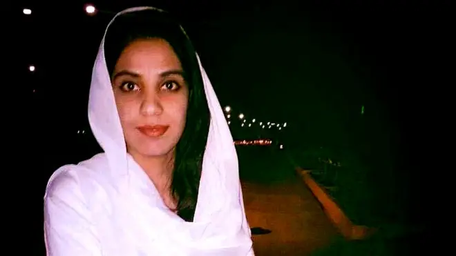 نازیه قانع: د جمشېد له خندا ډکه څېره، د خپلواک مهربانه شخصیت او د بې ګناه وژل شویو ټولګیوالو نشتون محسوسېده او ځورونکی و.