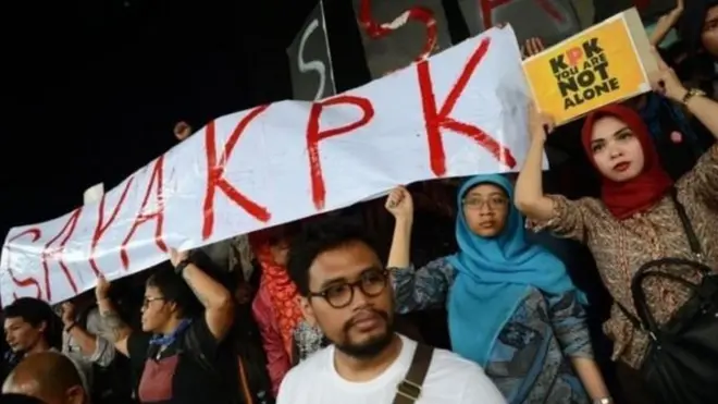 Aksi warga mendukung Komisi Pemberantasan Korupsi.