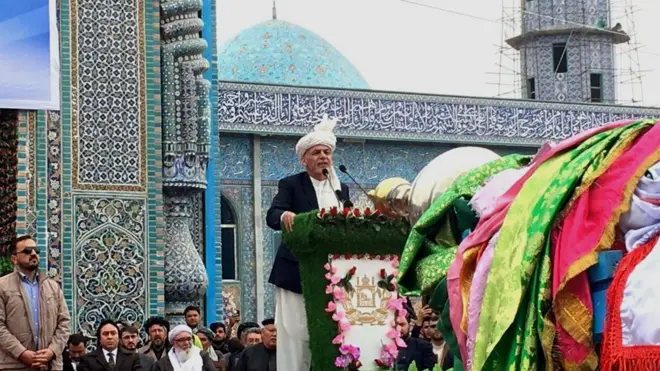 محمد اشرف غنی، رئیس جمهوری افغانستان در مراسم جشن نوروز در مزارشریف مرکز ولایت بلخ سال نو را سال صلح، انتخابات سالم و رفاه عمومی نامید