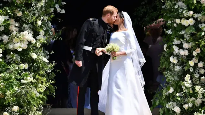 El príncipe Harry y Meghan Markle ya son marido y mujer.