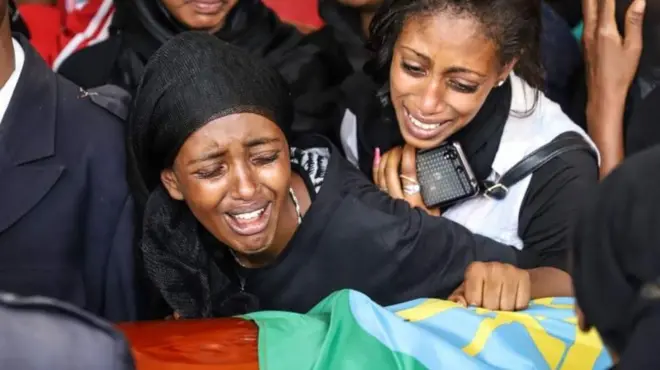 ካብ ስድራቤት ግዳያት ኣብ ሓዘን