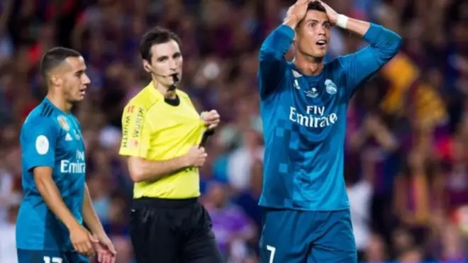 قرار الإيقاف يحرم رونالدو من المشاركة في مباراة العودة أمام برشلونة في كأس السوبر الإسباني الأربعاء المقبل