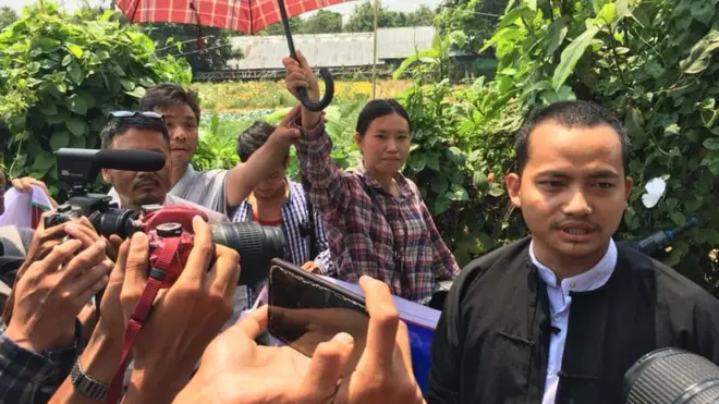 မြစ်ကြီးနားထောင်က လွတ်မြောက်လာတဲ့ နိုင်ငံရေးအကျဉ်းသားတွေကို စောင့်ကြိုနေတာ ဖြစ်ပါတယ်