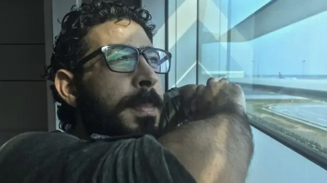 هل سينجح "رجل المطار" في إعادة توطين 200 لاجئ؟