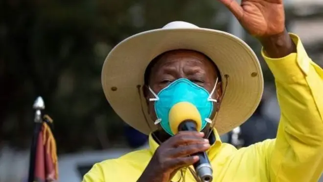 Prezida Yoweri Museveni wa Uganda yashengeje mu butungane ikinyamakuru cigenga Daily Monitor, akiziza kwandika inkuru ko we n'abamwegereye bahawe urucanco rwa Covid-19 mu mpisho.