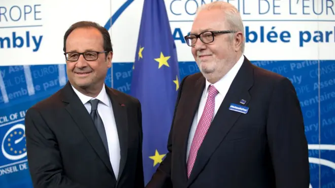 AŞPA sədri Pedro Aqramunt (sağda) Fransa prezidenti ilə görüşdə