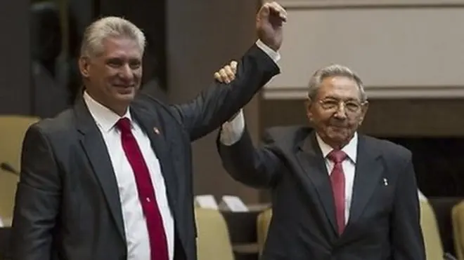 Miiguweel Diyaaz Raawul Kaastiroo irraa angoo akka dhaalan eegamaa ture