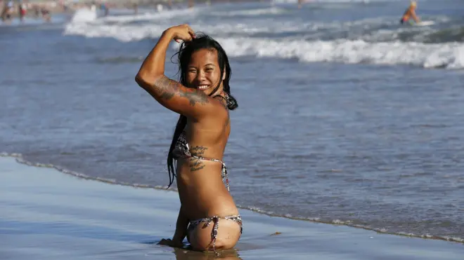 เธอเป็นนางแบบให้แบรนด์เสื้อผ้าชั้นนำมากมาย