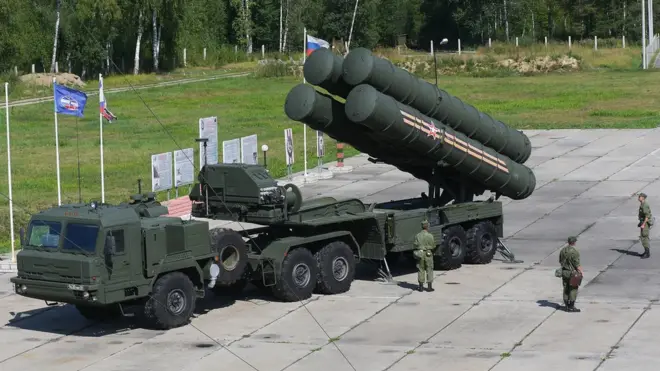 С-400 - самый современный российский комплекс ПВО большой дальности