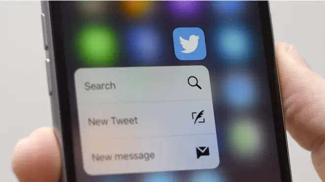 تخطط شبكة إي أس بي أن التابعة لديزني لبث نسخة من برنامجها التلفزيوني Sports Centre على موقع تويتر