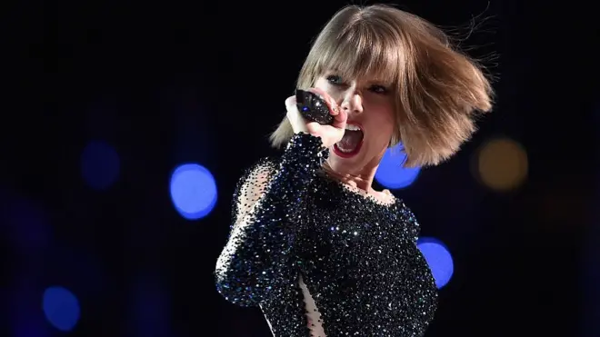 一位专家建议创建密码可以很创意，比如用你喜欢的一首歌词的每个首字母。