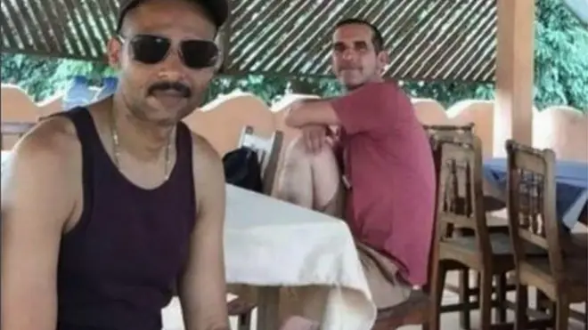 프랑스 정부는 사진 속 프랑스인 2명과 함께 총 4명을 구출했다고 밝혔다