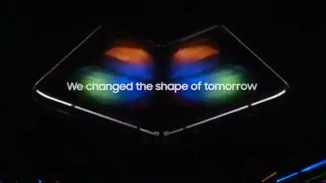 እንደ መፅሐፍ የሚገለጠው ሳምሰንግ ተንቀሳቃሽ ስልክ