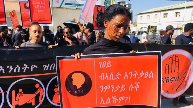 ሰልፈኛታት ኣብ ኣደባባይ ሮማናት መቐለ