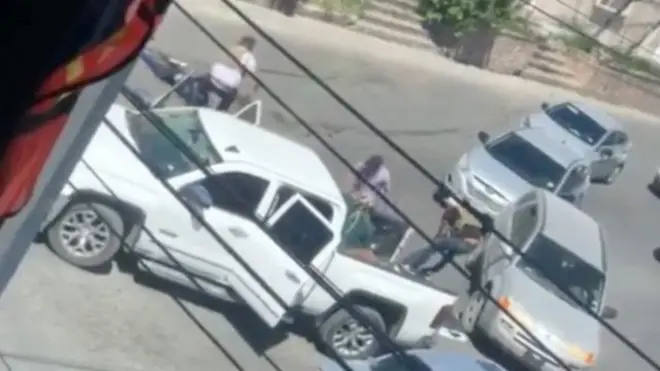 El viernes 3 fueron interceptados por un grupo de hombres armados, que abrieron fuego contra el vehículo antes de secuestrar a sus ocupantes.