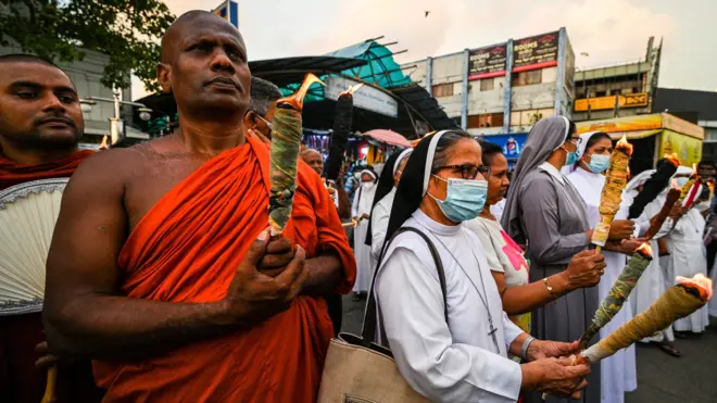 විදුලිබිල අඩු කරන්නැයි මහා සංඝරත්නය ප්‍රමුඛ සර්ව ආගමික නායකයින්ගෙන් ආණ්ඩුවට දැඩි බලපෑම්