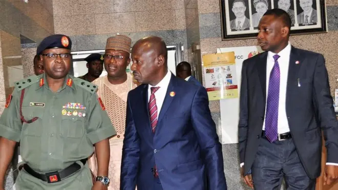 Acting chairmo for EFCC say make Nigerians come out to join dem for dis waka.