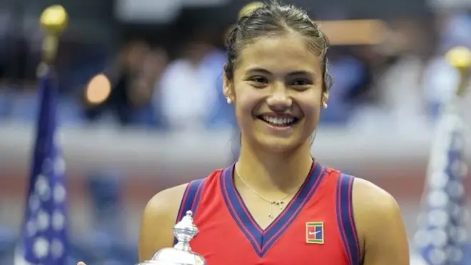 ဗြိတိသျှတင်းနစ်မယ် အီမာရာဒါကနူး