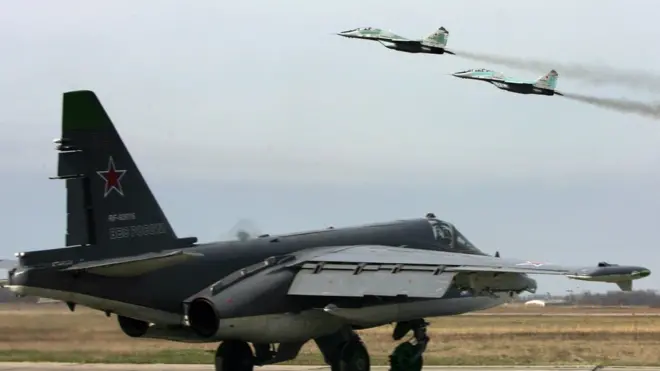 "У Кремлі сподіваються, що Алеппо остаточно впаде під натиском російських бомбардувальників до кінця року", - зазначає Figaro.