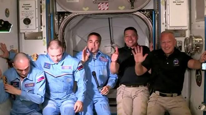 На МКС прибыли астронавты с корабля SpaceX.