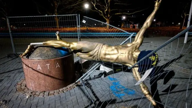 Zlatan Ibrahimovic statue