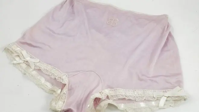 Suruali ya ndani ya mkewe Adolf Hitler imepigwa mnada