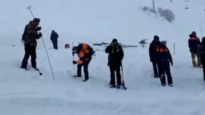 На горнолыжном курорте в Карачаево-Черкесии сошла лавина. Видео