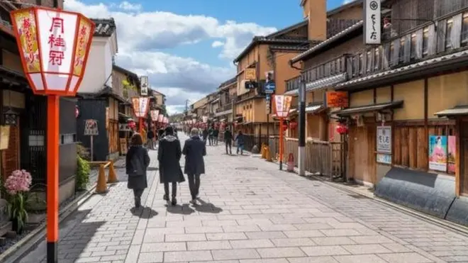 శుభ్రంగా ఉన్న జపాన్ వీధులు