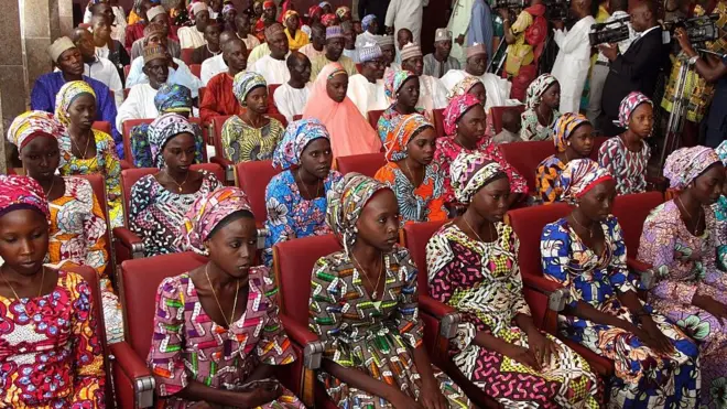 В октябре экстремисты добровольно освободили 21 девушку, затем школьниц пригласили на встречу с президентом