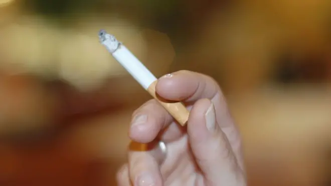 Курить нужно так, чтобы не причинять неудобств соседям, определил Верховный суд