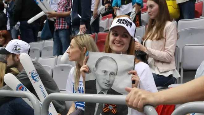 Con số thanh thiếu niên Nga ngưỡng mộ ông Putin không phải là ít, nhưng 38% dân Nga cho rằng ông nên rời nhiệm sở sau 2024