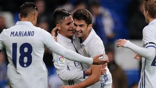 زيدان استعان بنجله إنزو في الشوط الثاني ليسجل هدفه الأول في أول مشاركة مع ريال مدريد