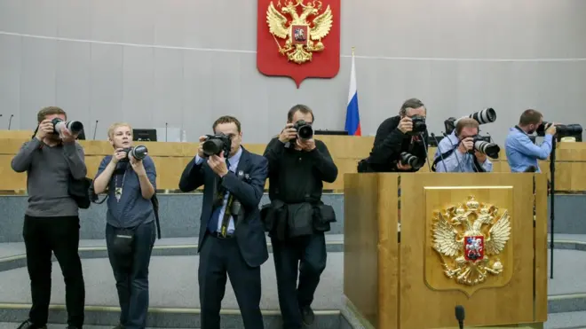 Иностранным корреспондентам ограничат доступ к российским депутатам