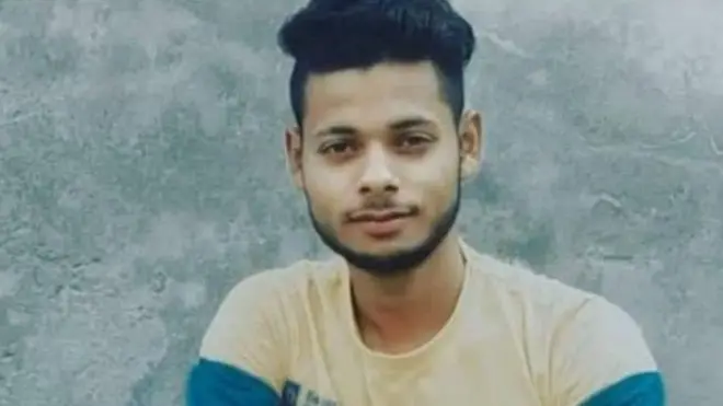 الطاف کے والد کا دعوی ہے کہ پولیس نے اس پر تشدد کر کے ہلاک کیا ہے