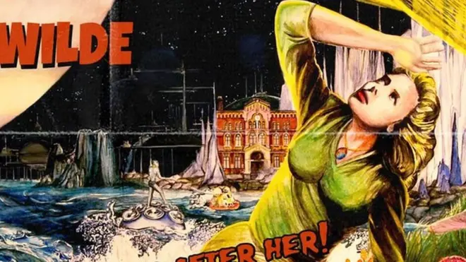 Обложка музыкального альбома Here Come the Aliens