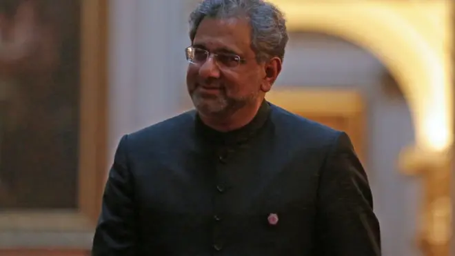 پاکستانی وزیراعظم شاہد خاقان عباسی کا ہوابازی میں کافی تجربہ ہے اور وہ ایئربلو کے بانیوں میں سے ایک ہیں۔