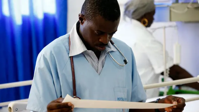 Les microplastiques dans le sang humain ont fait l'objet d'une grande attention, mais il existe d'autres substances chimiques que beaucoup d'entre nous transportent et qui durent des dizaines d'années