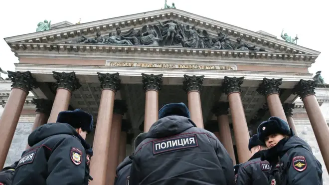 Полиция не вмешивалась в акции, сообщают корреспонденты