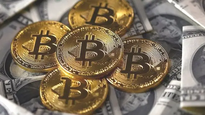 کوائن ڈیسک ڈاٹ کام کے مطابق گذشتہ ہفتے بٹ کوائن کی مالیت 15000 امریکی ڈالر سے زائد تھی