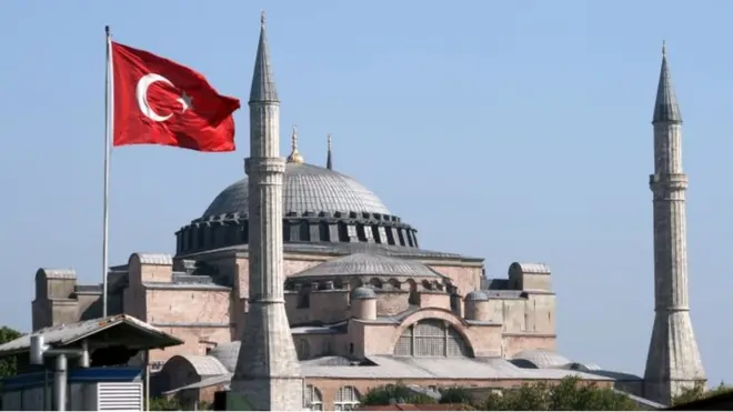 "Muslim tetapi sekuler, Muslim tetapi Fasis, Muslim tetapi Komunis yang mendukung demokrasi," kata pengamat. (Foto: Hagia Sophia, Istanbul).