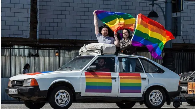 Жалобу на закон о запрете пропаганды нетрадиционных отношений подавали активисты ЛГБТ-движения