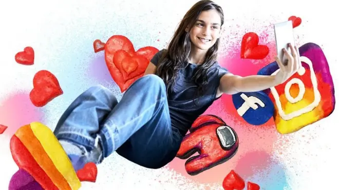 సెల్ఫీ తీసుకుంటున్న టీనేజ్ అమ్మాయి